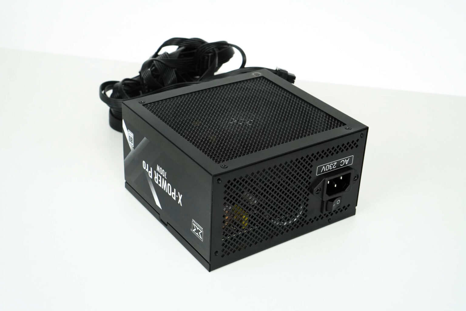 PSU 700W X POWER Pro (4)